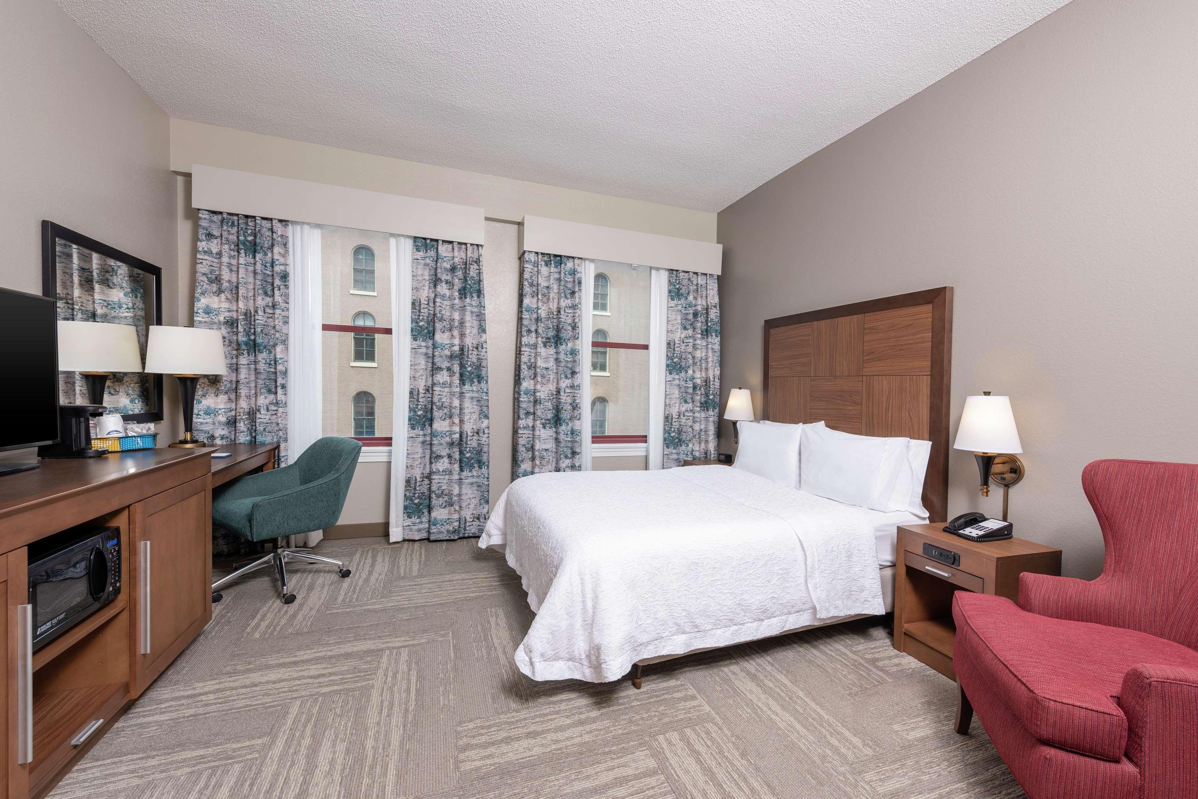 Hampton Inn Indianapolis Downtown Across From Circle Centre Exterior foto